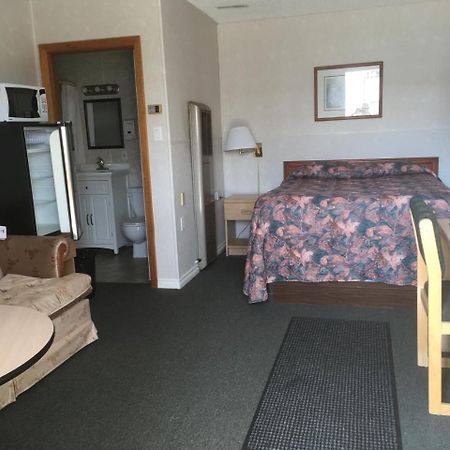 Winkys Motel Estevan Eksteriør bilde