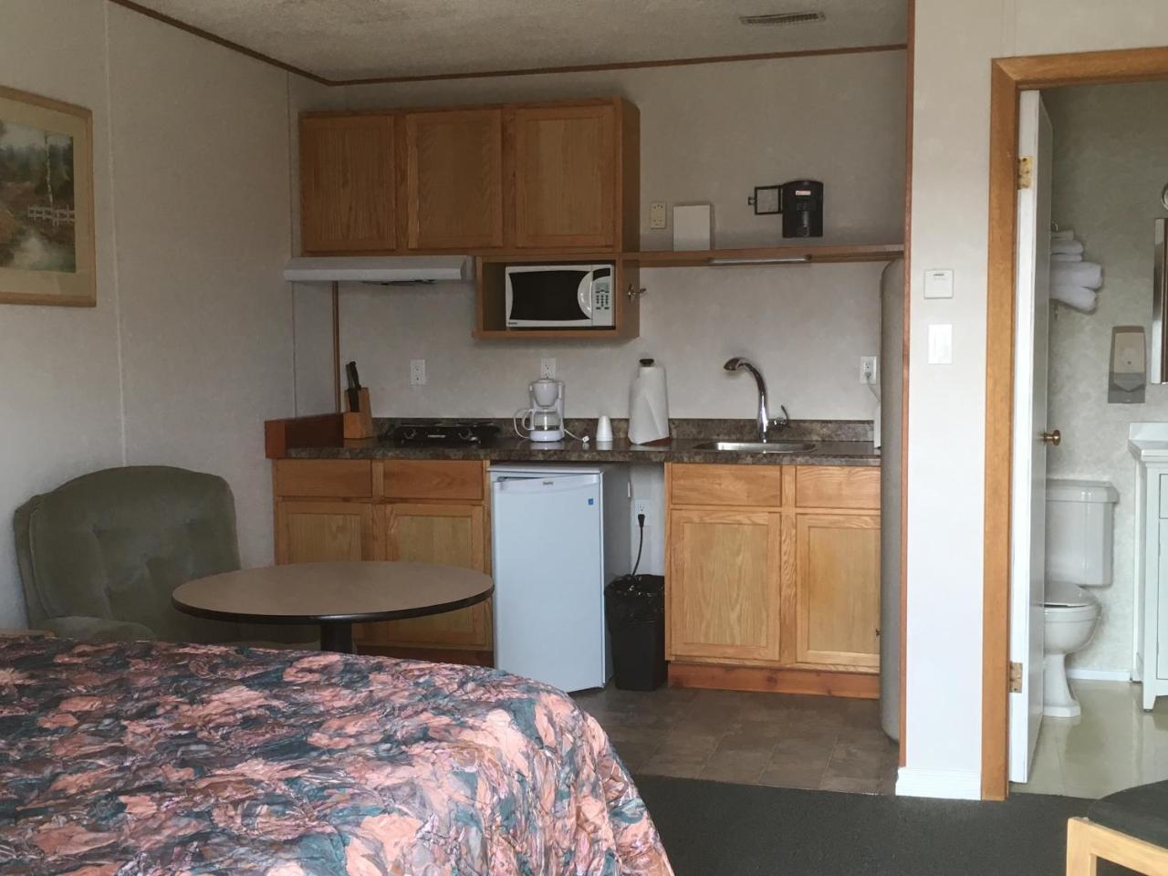 Winkys Motel Estevan Eksteriør bilde